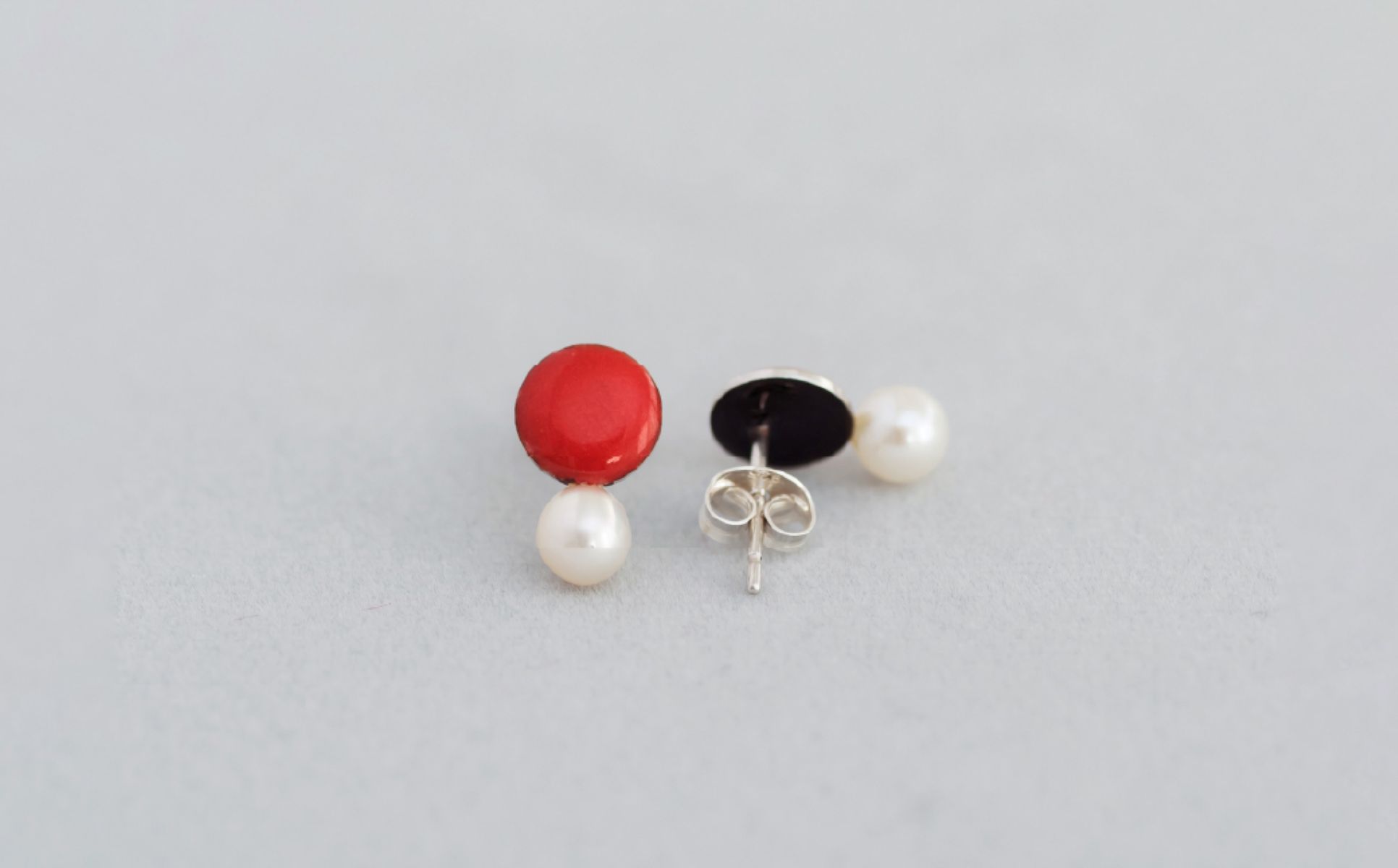 【ふるさと納税】 ピアス パール付き | 七宝 七宝焼き ピアス アクセ ハンドメイド ジュエリー 両耳用 一粒 アクセサリー 装飾 ギフト 作品 手づくり 作家 プレゼント 小ぶり ファッション 和服 洋服 レッド ブルー Kenichi Kondo 埼玉県 北本市 サムネイル3