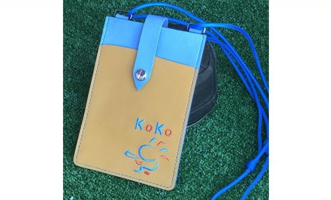 【ふるさと納税】革のスマホポーチ ファッション 小物 カバン バッグ 雑貨 日用品 カラフル パラコード 長さ調整 収納力 携帯 サムネイル2