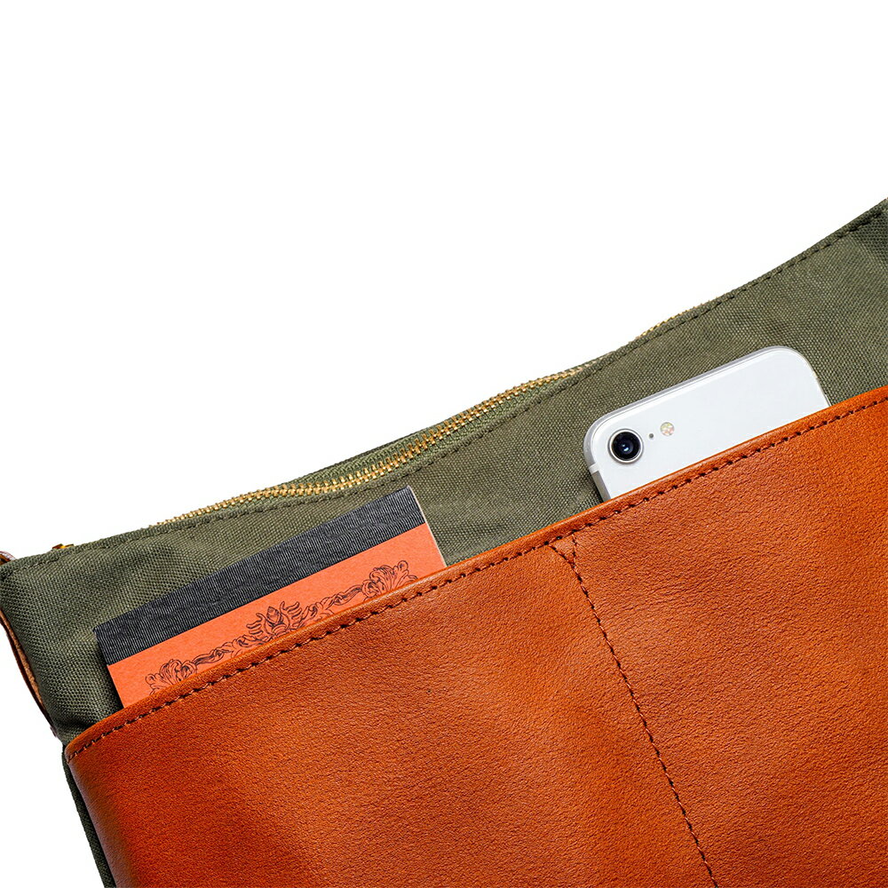 【ふるさと納税】牛革かぶせ×帆布 サコッシュショルダー＜4色から選択＞　【12203-0378】 acoustic world 日本製 鞄 かばん 贈り物 プレゼント ギフト 千葉県 市川市 サムネイル3