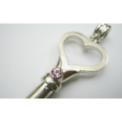 【ふるさと納税】銀の笛　鍵だけど笛　ハートキーペンダント　ホイッスル　チェーン付き　ピンクサファイア　シルバー【1203428】 サムネイル2