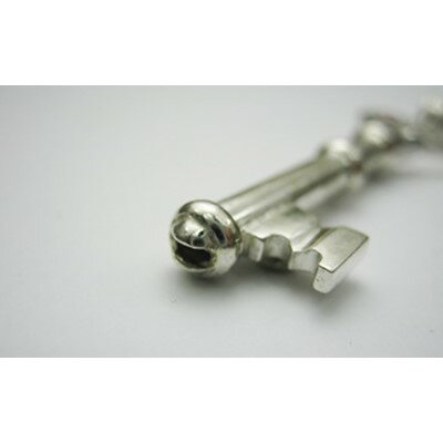 【ふるさと納税】銀の笛　鍵だけど笛　ハートキーペンダント　ホイッスル　チェーン付き　ピンクサファイア　シルバー【1203428】 サムネイル3