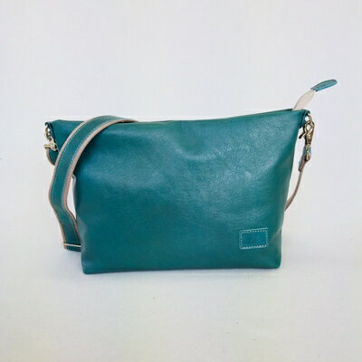 【ふるさと納税】 日本製 ショルダーバッグ エメラルド （ニッキ） 牛革 ショルダー ショルダー カバン 鞄 本革 天然皮革製品 台形型 紺 カラー カジュアル 肩掛け ギフト 贈答 記念日 送料無料 ふるさと納税 ぬいざえもん 千葉県 旭市 サムネイル2