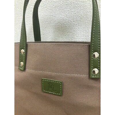 【ふるさと納税】 日本製 ハンプトート ペール カーキ 緑 手作り ハンド バッグ バック トートバッグ 鞄 カバン レザー 革 革製品 天然皮革 本皮 シンプル ギフト プレゼント 記念日 贈答 送料無料 工芸品 千葉県 旭市 サムネイル2