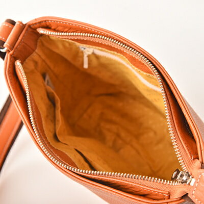 【ふるさと納税】 本革 ショルダー バッグ 日本製 キャメル ショルダーバッグ メンズ レディース 鞄 カバン マチ付き ペッタン 牛革 茶 肩掛け 収納 カジュアル おしゃれ ギフト プレゼント 贈答 送料無料 千葉県 旭市 ぬいざえもん サムネイル3