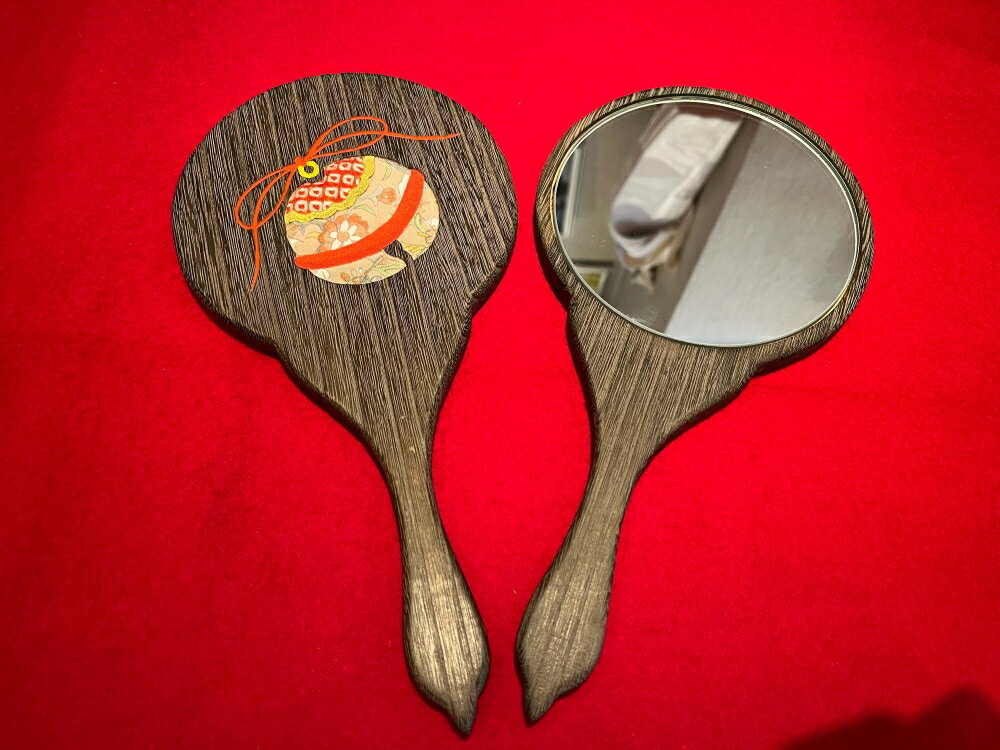 【箱長】手鏡（中） 選べる柄 鈴 蝶 ミラー ハンドミラー コンパクトミラー 鏡 桐 木製 和風 伝統工芸品 おしゃれ 贈答 ギフト