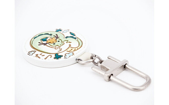 【ふるさと納税】文庫屋大関 干支キーホルダー 辰 ドアに冷蔵庫にペタリ 干支 キーホルダー マグネット入り 磁石入り 革製品 革小物 革製 日用品 雑貨 小物雑貨 マグネット 磁石 工芸品 民芸品 伝統工芸品 東京 東京都 墨田区　お届け：発送可能時期より順次配送 サムネイル3