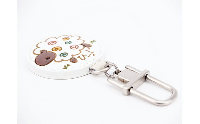 【ふるさと納税】文庫屋大関 干支キーホルダー 未 ドアに冷蔵庫にペタリ 干支 キーホルダー マグネット入り 磁石入り 革製品 革小物 革製 日用品 雑貨 小物雑貨 マグネット 磁石 工芸品 民芸品 伝統工芸品 東京 東京都 墨田区　お届け：発送可能時期より順次配送 サムネイル3