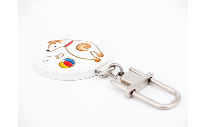 【ふるさと納税】文庫屋大関 干支キーホルダー 戌 ドアに冷蔵庫にペタリ 干支 キーホルダー マグネット入り 磁石入り 革製品 革小物 革製 日用品 雑貨 小物雑貨 マグネット 磁石 工芸品 民芸品 伝統工芸品 東京 東京都 墨田区　お届け：発送可能時期より順次配送 サムネイル3