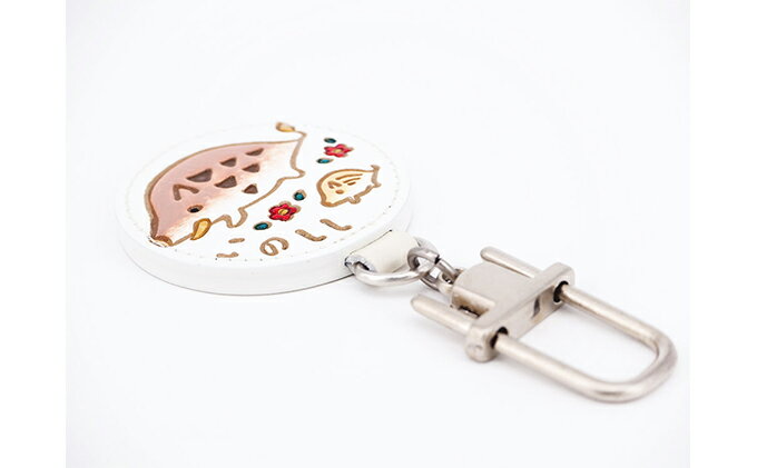 【ふるさと納税】文庫屋大関 干支キーホルダー 亥 ドアに冷蔵庫にペタリ 干支 キーホルダー マグネット入り 磁石入り 革製品 革小物 革製 日用品 雑貨 小物雑貨 マグネット 磁石 工芸品 民芸品 伝統工芸品 東京 東京都 墨田区　お届け：発送可能時期より順次配送 サムネイル3