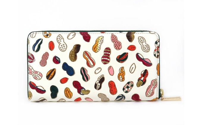 【ふるさと納税】長財布 大容量 ぐるっとファスナーの長財布 ピーナッツ 文庫屋大関 通帳が入る 財布 レディース ラウンドファスナー レザー 本革 革 文庫革 レディース財布 お財布 通帳 通帳入れ 通帳ケース 日本製 東京 墨田区　お届け：発送可能時期より順次配送 サムネイル3