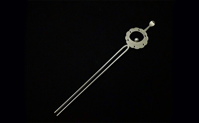 【ふるさと納税】かんざし 平打ち簪 銀製 雪輪に月うさぎ かざり工芸三浦 髪飾り ヘアアクセサリー 和装 普段使い アクセサリー 民芸品 工芸品 伝統工芸品 おしゃれ かわいい 東京 東京都 墨田区 サムネイル2