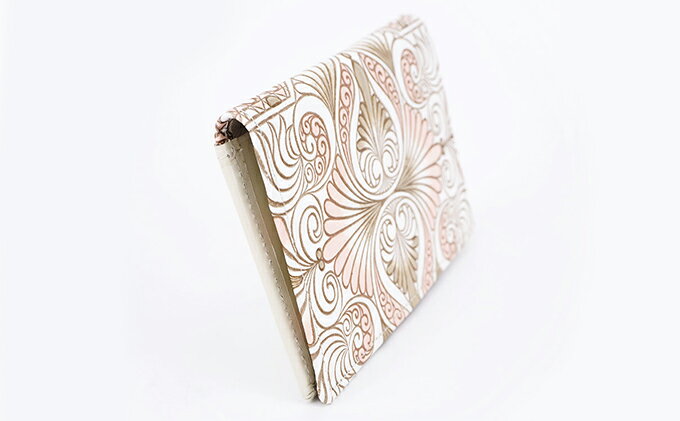 【ふるさと納税】パスケース ロカイユ ベビーピンク 文庫屋大関 名刺入れ カードホルダー 名刺ケース 名刺ホルダー カード入れ 定期入れ 定期ケース 雑貨 生活雑貨 小物 革小物 革製品 本革 日用品 工芸品 東京 東京都 墨田区　お届け：発送可能時期より順次配送 サムネイル3