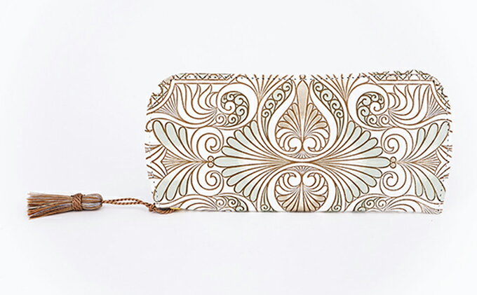 【ふるさと納税】【文庫屋大関】メガネケース　ロカイユ＜ペールカーキ＞【皮革工芸品】 ファッション小物 民芸品 　お届け：発送可能時期より順次配送 サムネイル2