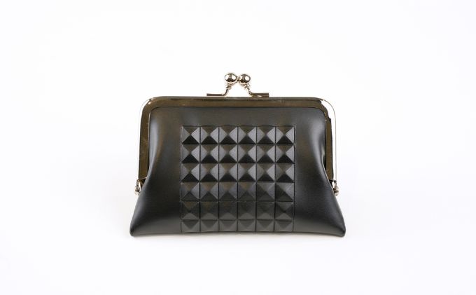 【ふるさと納税】財布 SAKURA WAQS TOKYO GA-MA テトラシリーズ ( 黒 紺 ) 小銭入れ 革 牛革 革製品 皮革製品サイフ カード お札 鍵 ワイヤレスイヤフォン 薬ケース 薬入れ ポーチ ビジネス 名刺入れ 小物 ファッション 伝統工芸 ガマグチ サムネイル3