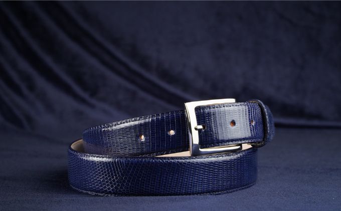 【ふるさと納税】ベルト SAKURA WAQS 匠リザードベルト33ミリ ( 紺 グレー 白 ) 革 革製品 皮革製品 ファッション 小物 高級 リザード 吟ズリ加工 高級仕立て カジュアル 手づくり サムネイル3