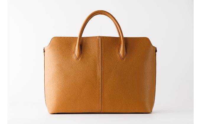 【ふるさと納税】牛革ビジネストートバッグ＜ショルダー付＞【SOP004】 ファッション かばん デザイン 機能性 テフロン加工 国産牛革 贅沢 軽い アクセント 型押し サムネイル3