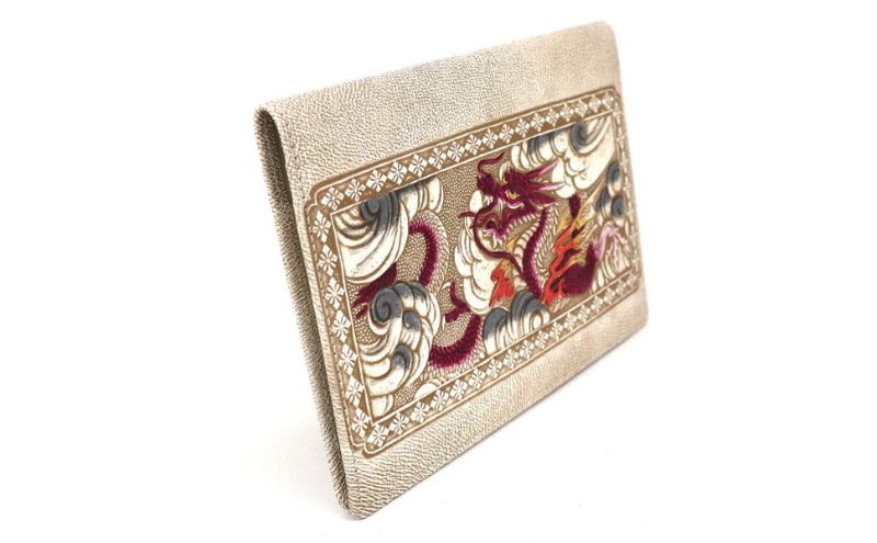 【ふるさと納税】ケース パーソナルホルダー 龍 ワイン 文庫屋大関 ポーチ 通帳ケース 通帳入れ カードケース パスケース カード 通帳 収納 収納ポーチ 保管ケース 本革 革 皮革 工芸品 工芸 雑貨 和柄 和 日本製 東京　お届け：発送可能時期より順次配送 サムネイル3