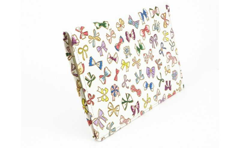 【ふるさと納税】ケース パーソナルホルダー プチリボン 文庫屋大関 ポーチ 通帳ケース 通帳入れ カードケース パスケース 通帳 お薬手帳 収納 収納ポーチ 保管ケース 本革 革 皮革 雑貨 おしゃれ 日本製 東京　お届け：発送可能時期より順次配送 サムネイル3