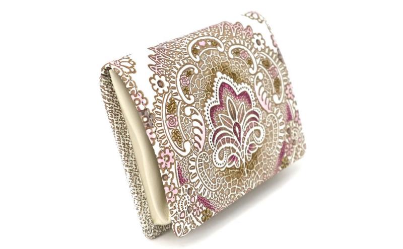 【ふるさと納税】【文庫屋大関】箱まち小銭入れ アンティークレース〈ピオニー〉【皮革工芸品】 革製品 工芸品 民芸品 牛革 財布 小銭入れ 小物入れ お祝い ギフト プレゼント 墨田区 東京都　お届け：発送可能時期より順次配送 サムネイル3