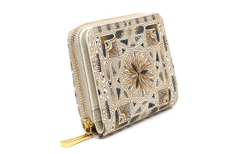 【ふるさと納税】【文庫屋大関】二つ折りファスナーミニ財布 カロー＜ブラック＞【皮革工芸品】財布 二つ折り 小物 お札 カード 小銭 コンパクト 牛革 手作り 日本製 墨田区 東京都　お届け：発送可能時期より順次配送 サムネイル3