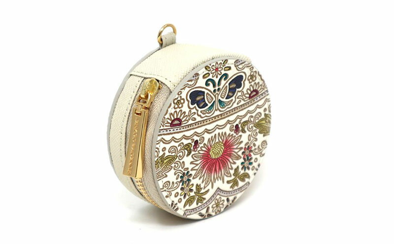 【ふるさと納税】【文庫屋大関】マカロンポーチ 茉莉花＜珊瑚＞【皮革工芸品】 ポーチ ミニポーチ 小物入れ アクセサリー入れ イヤホン入れ 収納 保管ケース 手のひらサイズ 本革 革 皮革 工芸品 工芸 雑貨 ギフト プレゼント 日本製 東京 サムネイル3