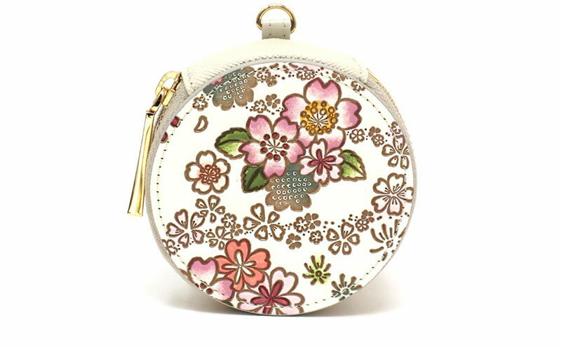 【ふるさと納税】【文庫屋大関】マカロンポーチ かすみ桜【皮革工芸品】 ポーチ ミニポーチ 小物入れ アクセサリー入れ イヤホン入れ 収納 保管ケース 手のひらサイズ 本革 革 皮革 工芸品 工芸 雑貨 ギフト プレゼント 日本製 東京 サムネイル2