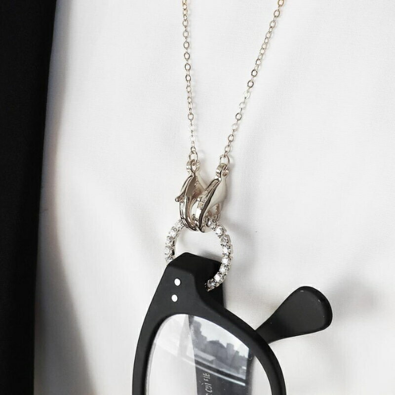 【ふるさと納税】【ギフト対応可】日本製ビジューグラスホルダー【043-011】選べるカラー シルバー ゴールド 眼鏡 ネックレス チェーン アクセサリー ジュエリー K18GP 上品 お洒落 ギフト プレゼント ラッピング サムネイル3