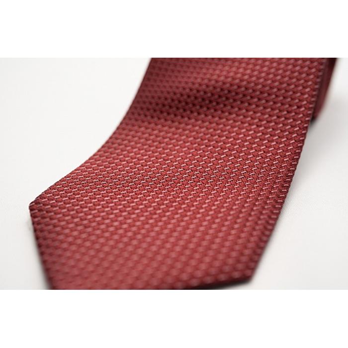 【ふるさと納税】【受注生産】匠の技術で織り上げるシルク100％のソリッドネクタイ(ワインレッド) | ネクタイ シルク ソリッド 高級 ビジネス フォーマル 贈答 送料無料 東京 八王子 サムネイル3