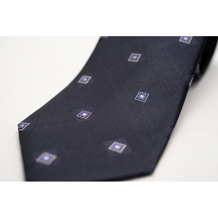 【ふるさと納税】【受注生産】匠の技術で織り上げるシルク100％のサテン小紋ネクタイ（ダークネイビー） | ネクタイ シルク サテン ネイビー 高級 ビジネス フォーマル 贈答用 送料無料 東京 八王子 サムネイル3