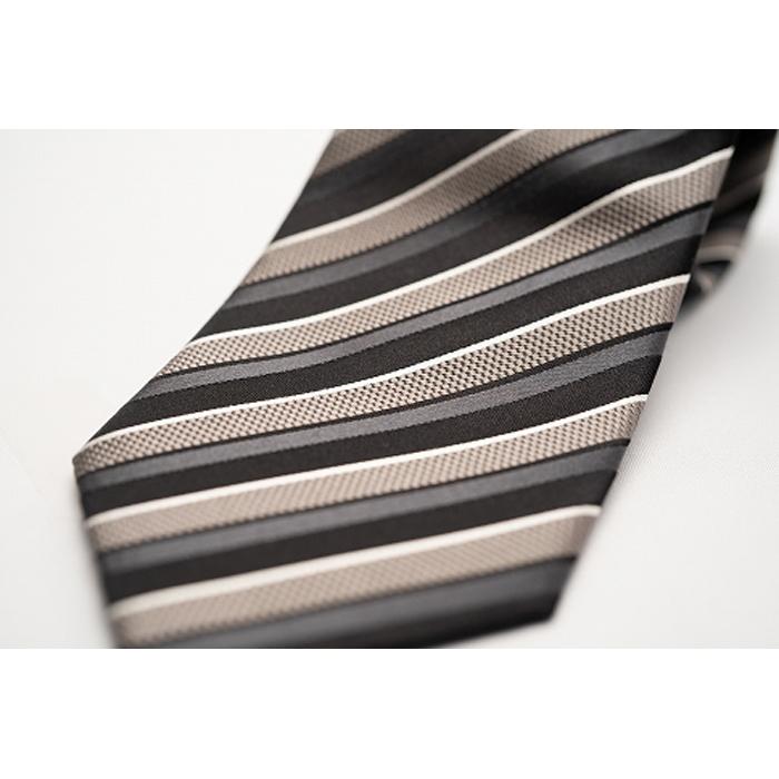 【ふるさと納税】【受注生産】匠の技術で織り上げるシルク100％のテクスチャーストライプネクタイ（モノトーン） | ネクタイ シルク ストライプ 高級 ビジネス フォーマル ギフト 送料無料 東京 八王子 サムネイル3