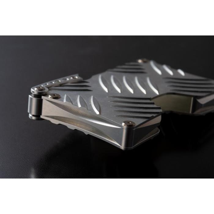 【ふるさと納税】職人の技と遊び心が光るカードケース　チェッカープレート　CARD CASE | カードケース ユニーク ビジネス 名刺入れ メタリック おしゃれ 送料無料 東京 八王子 サムネイル3