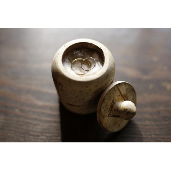 山麓のアトリエで、オリジナル結婚指輪の共同製作