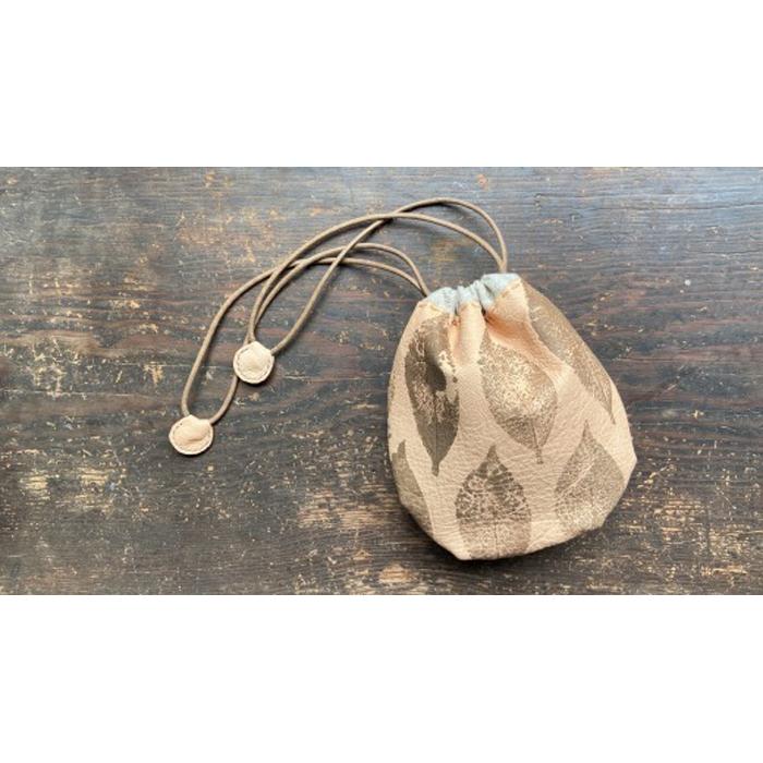 【ふるさと納税】【数量限定】葉っぱ模様のレザーポーチ（鹿革） サムネイル2