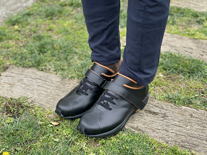 【ふるさと納税】 レザー スニーカー 選べる サイズ ・ カラー 快適 !職人が作る レザースニーカー | 関口善大靴工房 くつ 革 職人 靴 レザー 本牛革 調布 ファッション スニーカー 24cm 25cm 26cm 27cm 東京都 黒 白 茶 ブラック ブラウン ホワイト サムネイル3