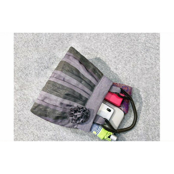 【ふるさと納税】深大寺 バッグ 黒 or おうち色 | 畳の縁 鞄 カバン かばん 和装 洋装 着物 クラシカル フォーマル カジュアル 万能 高収納 たたみ 調布 ブラック MIEN 深縁 東京都 送料無料 サムネイル3