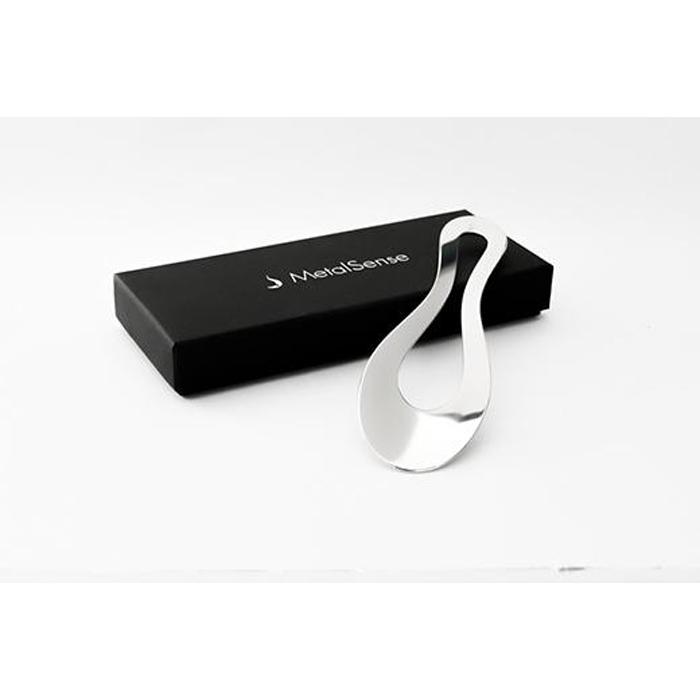 【ふるさと納税】板金加工会社が製作する靴べら「メタルセンス　葉っぱA」 サムネイル3