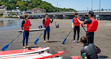 【ふるさと納税】 サンセット サップ 1名様分 体験型 スクール体験 SUP さっぷ 江の島 エノシマ 江ノ島 パドル 利用券 券 アクティビティ レジャー サーフィン マリンスポーツ ビーチスポーツ 海 アウトドア ダイビング 観光 トラベル 関東 biid株式会社 神奈川 湘南 藤沢 - 画像3