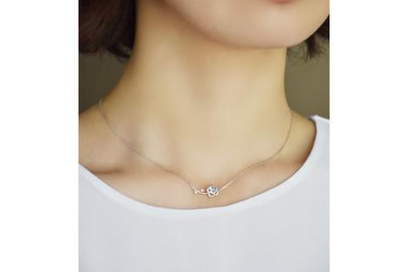 【ふるさと納税】 Blue Rose Pt トパーズ ネックレス レディース ジュエリー アクセサリー pt950 ペンダント とぱーず ブルートパーズ シンプル 一点もの おしゃれ かわいい プレゼント ギフト 贈り物 SERENDIPJEWEL 株式会社菜畑 神奈川 湘南 藤沢 サムネイル3