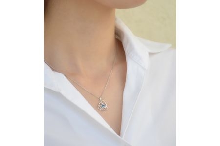 【ふるさと納税】 Blue Rose Pt トパーズ ダイヤモンド ペンダント レディース ジュエリー アクセサリー ネックレス ダイア レディース ブルートパーズ シンプル 一点もの おしゃれ かわいい プレゼント ギフト 贈り物 SERENDIPJEWEL株式会社菜畑 神奈川 湘南 藤沢 サムネイル3