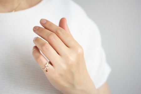 【ふるさと納税】 K10 Strawberry ガーネット トパーズ Pinky Ring レディース ジュエリー アクセサリー【1号〜9号】リング りんぐ 指輪 ピンキー イエローゴールド がーねっと シンプル おしゃれ かわいい プレゼント ギフト SERENDIPJEWEL 株式会社菜畑 神奈川 湘南 藤沢 サムネイル3