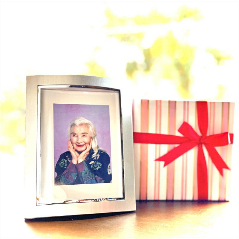 シニア向け出張撮影【小田原市在住のモデルさん限定】【ヘアメイク メイク 仕度手伝い プレゼント 親孝行 写真 写真撮影 写真加工　L版プリント 美肌加工 記念 記念撮影 記念写真 予約制 事前予約 写真データ 神奈川県 小田原市 】