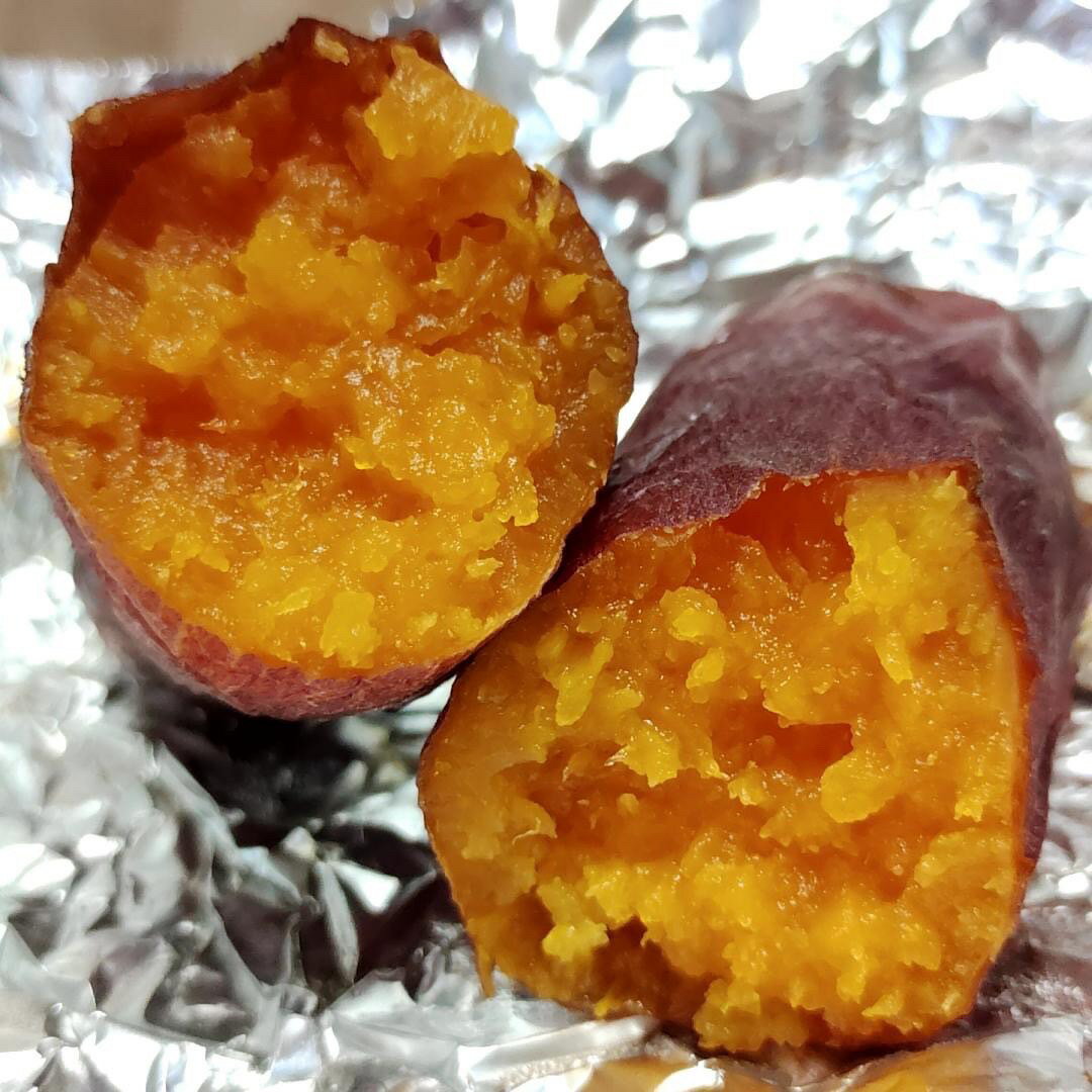 【ふるさと納税】 熟成焼き芋3種食べ比べ＜店主お任せの蜜芋&ホクホク芋＞やきいも1kg！（4～5本） 芋 さつまいも さつま芋 紅あずま 栗かぐや 不揃い 冷凍 国産 神奈川県 大和市 送料無料 - 画像2