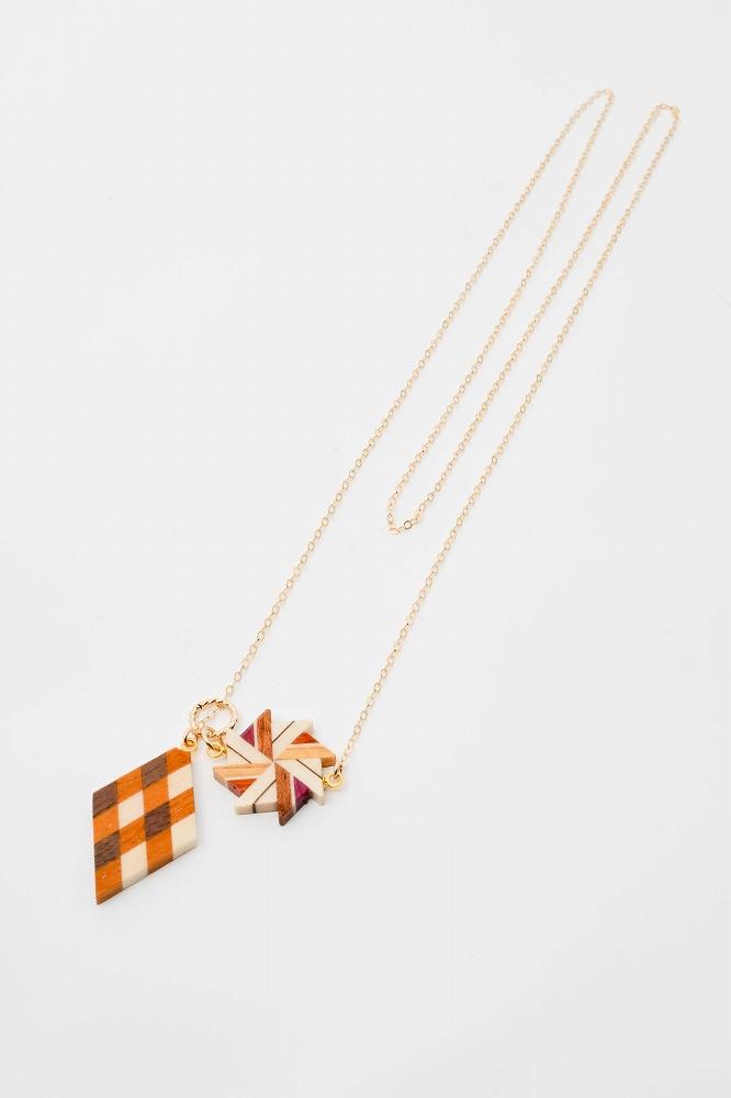 【ふるさと納税】箱根寄木細工　ラリエット・チェーン・ネックレス　風車＆市松菱形 | 神奈川県 箱根町 神奈川 箱根 楽天ふるさと 納税 支援品 返礼品 支援 寄木細工 伝統工芸 伝統工芸品 工芸品 お土産 土産 おみやげ 特産品 ご当地 アクセサリー おしゃれ アクセ サムネイル3