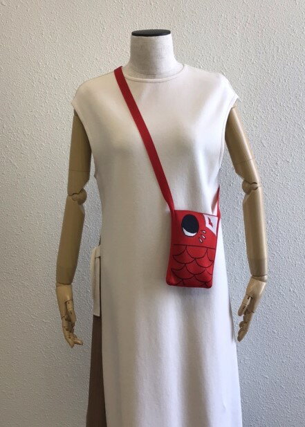 【ふるさと納税】鯉のぼり ニットバッグ（ショルダーバッグ）【選べる3色「レッド」or「ブルー」or「グリーン」】《タテ16×ヨコ12×マチ1.5（cm）》 ニット バッグ 手提げ 手さげ 水洗い可能 丈夫で軽量なバッグ 加茂市 プロシード サムネイル2