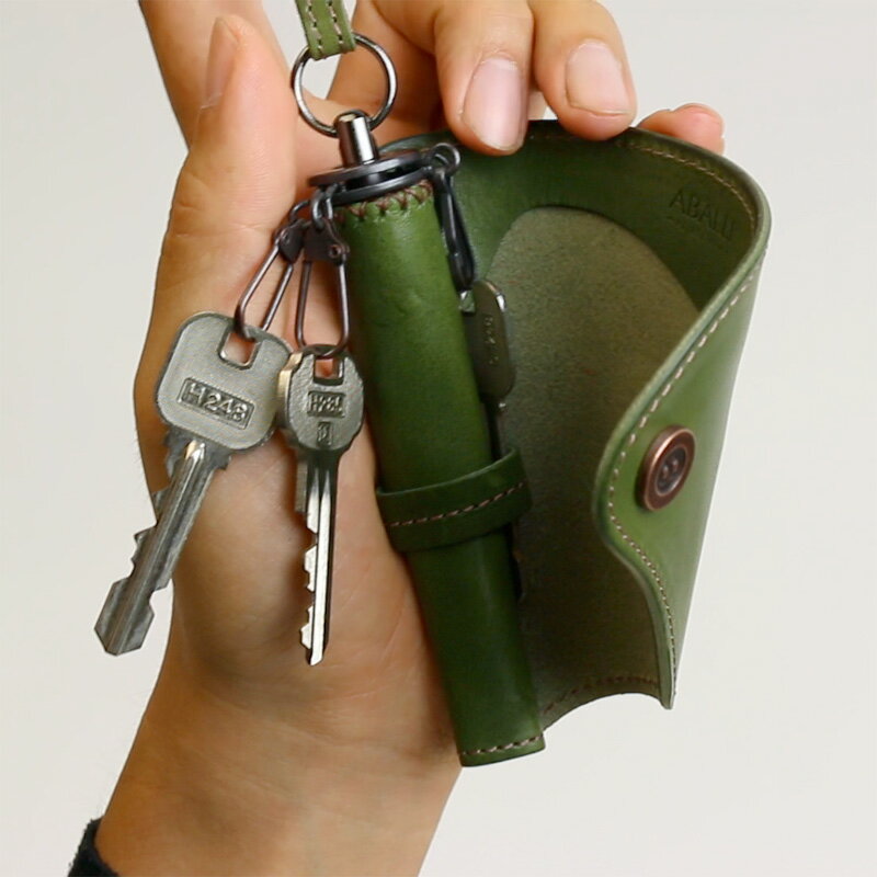 【ふるさと納税】【こだわりの革アイテム】【選べる4色】【唯一無二のキーケース】キーコロネ 牛革 本革 レザー タンニンなめし革 おしゃれ 可愛い デザイン アクセサリー 贈り物 プレゼント 新潟県 村上市 1087019 1087020 1087021 1087022 サムネイル3