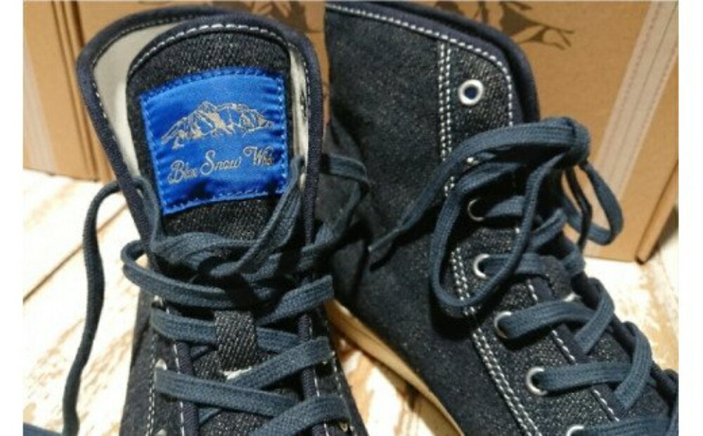 【ふるさと納税】数量限定 Blue Snow White 16.5oz 天然藍デニム ハイカットスニーカー 品番BSW100020 毘沙門天ジーンズ ビンテージ おしゃれ 個性的 ファッション 靴 新潟県 妙高市 サムネイル2