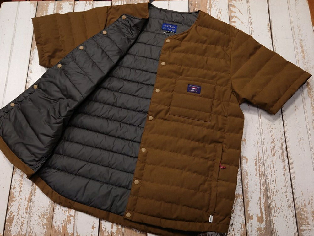 【ふるさと納税】数量限定 Blue Snow White マルニ オリジナル 難燃ダウン Tシャツ コヨーテ 無地 M L XL XXL XXXL メンズ レディース アウトドア ダウン トップス アウター 軽量 雪国 難燃 薪ストーブ キャンプ シーズンレス 秋 冬 雪 防寒 日本製 新潟県 妙高市 サムネイル3