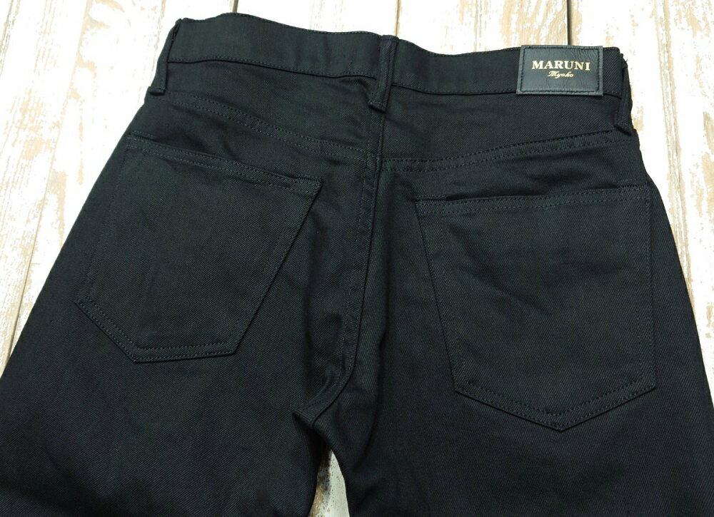 【ふるさと納税】数量限定 BLUE SNOW WHITE BSW-1496BKR ストレッチ ブラックジーンズ タイトストレート パンツ デニム 伸縮 メンズ レディース ユニセックス カジュアル 上質 穿きやすい シーズンレス 日本製 新潟県 妙高市 サムネイル3