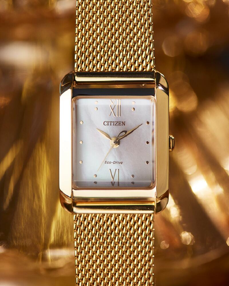 【ふるさと納税】【CITIZEN】 シチズン エル EW5593-64D シチズン 腕時計 レディース ゴールド ワインレッド 替えバンド付き スクエア 光発電 エコ・ドライブ 防水 ステンレス カーブカットサファイアガラス メーカー保証 プレゼント 新潟県 妙高市 サムネイル3