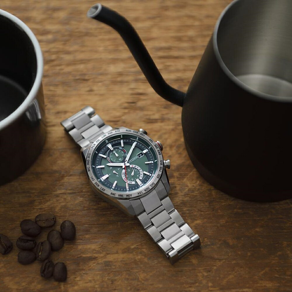 【ふるさと納税】【CITIZEN】 アテッサ AT8181-63W シチズン 腕時計 メンズ シルバー グリーン 光発電 エコ・ドライブ 電波受信 防水 クロノグラフ デュラテクトチタンカーバイト スーパーチタニウム サファイアガラス メーカー保証 新潟県 妙高市 サムネイル2